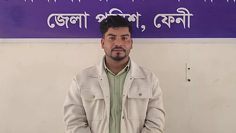 আপত্তিকর ছবি ছড়ানোর ভয় দেখিয়ে গৃহবধূর কাছ থেকে টাকা আত্মসাৎ, গ্রেপ্তার ১